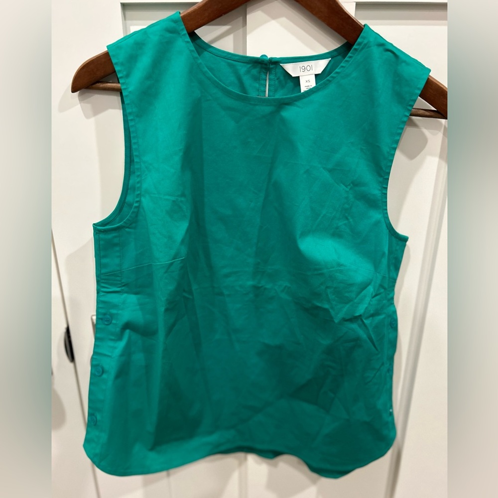 New! Cute Sleeveless Emerald Green Cotton Top with Button Detail on Sides